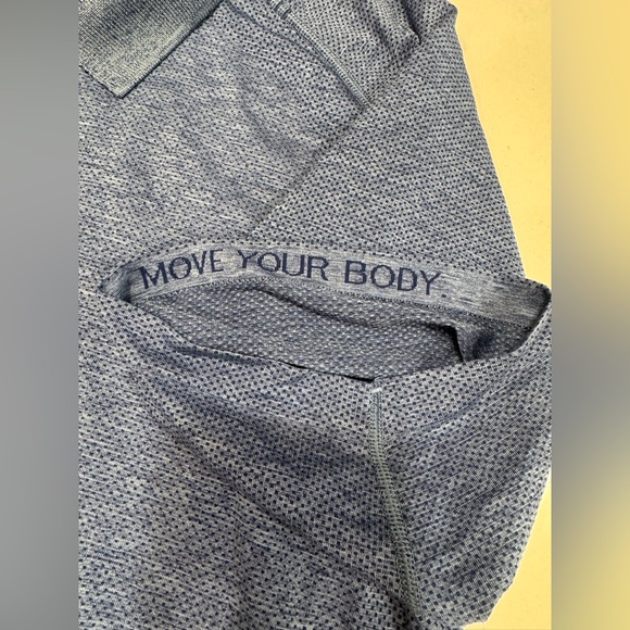 Lululemon Men’s Size XXL Golf Tennis Vent Tech Polo Short Sleeve Navy Blue Shirt - Picture 6 of 10